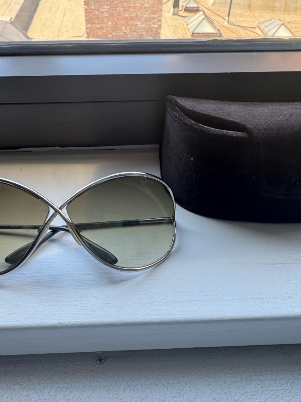 Tom Ford sunglasses, Great condition with case - Picture 5 of 5